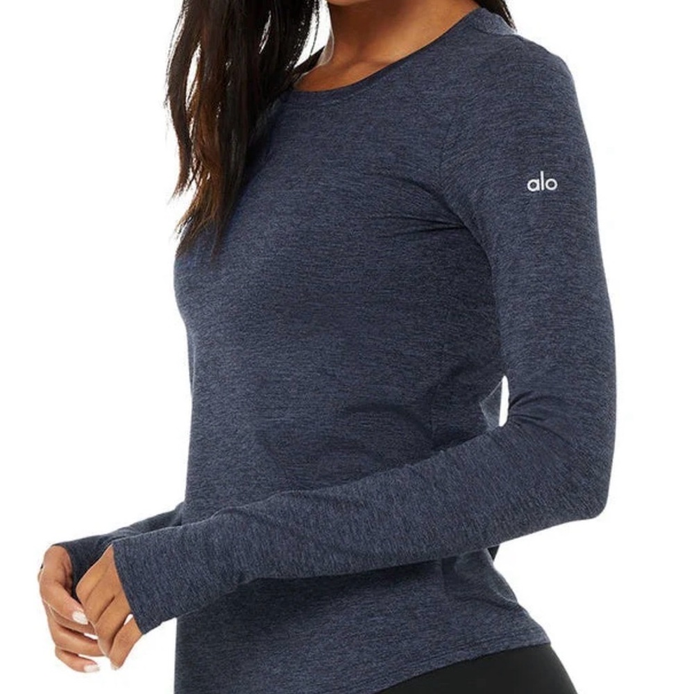 ALO Yoga Women's Dark Grey Sleeve Top